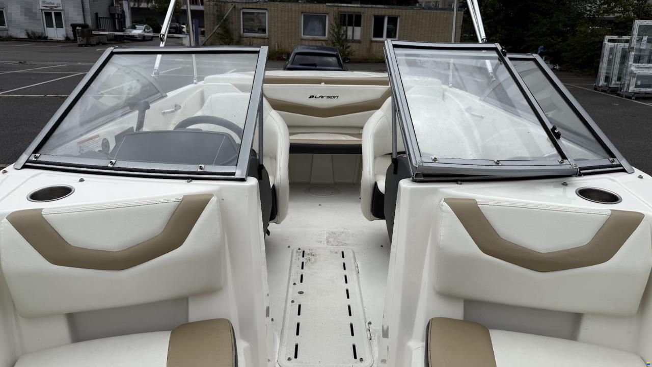 Larson 850 LX