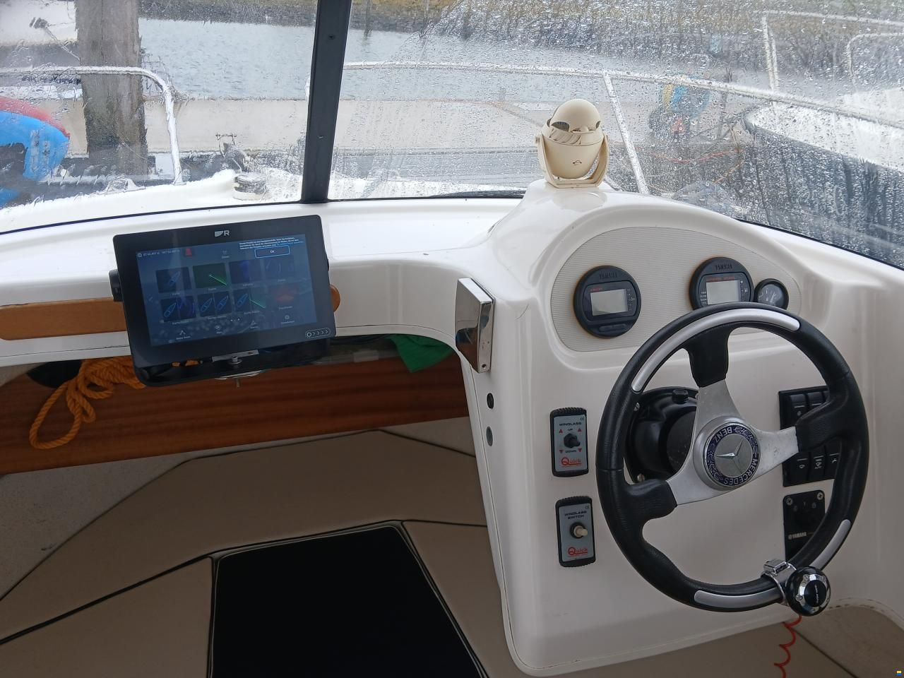 Quicksilver 640 Pilothouse