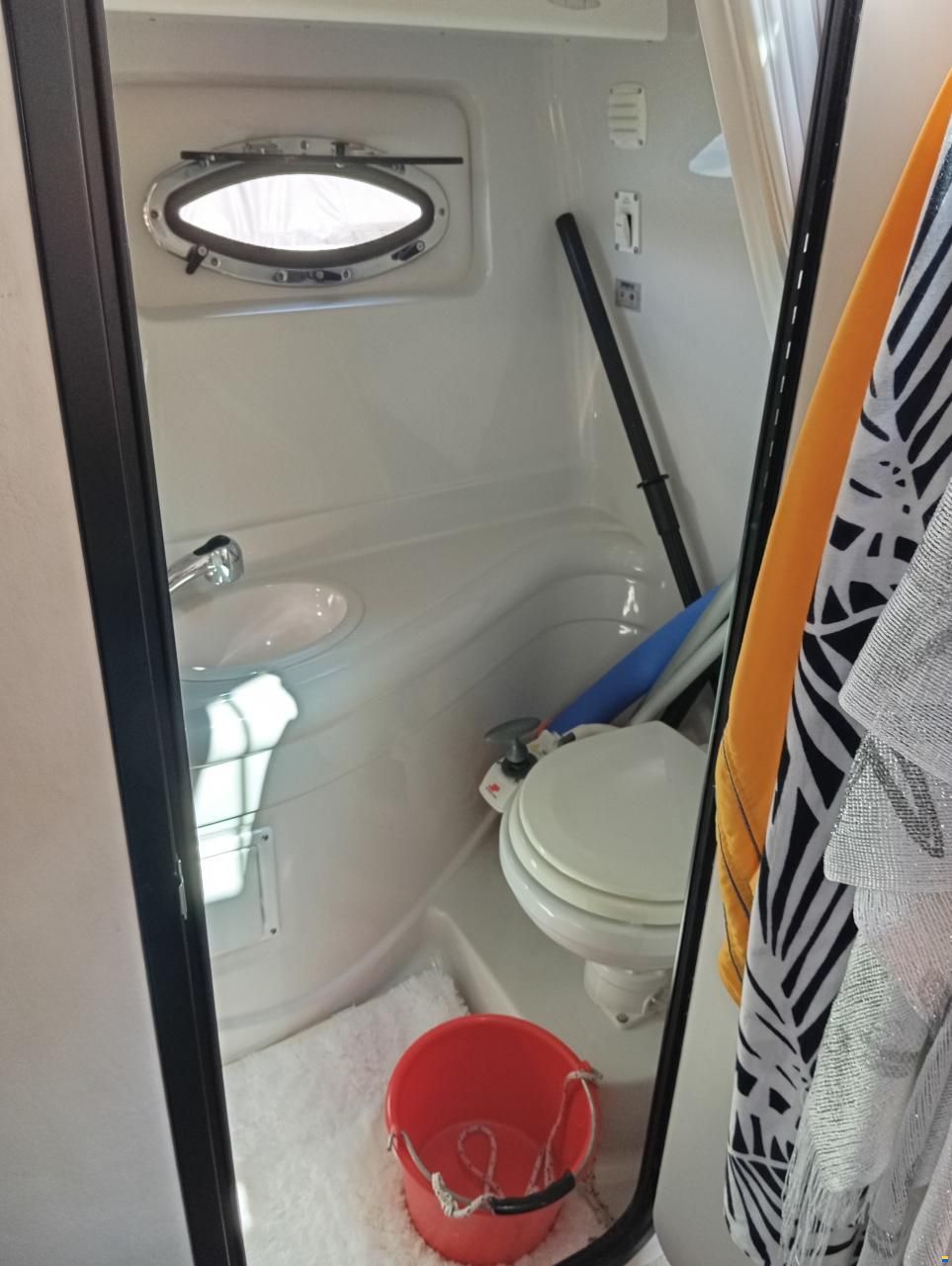 Crownline 280cr