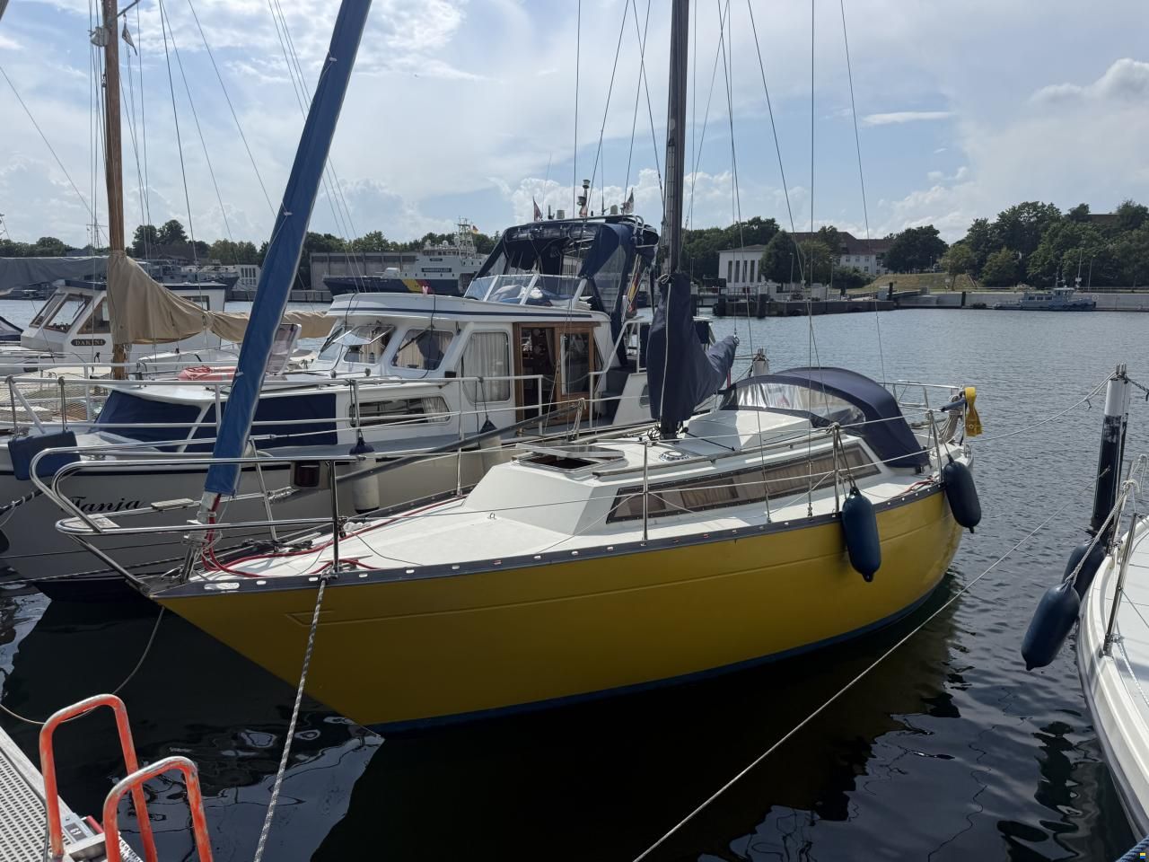 Mirage Boats 28