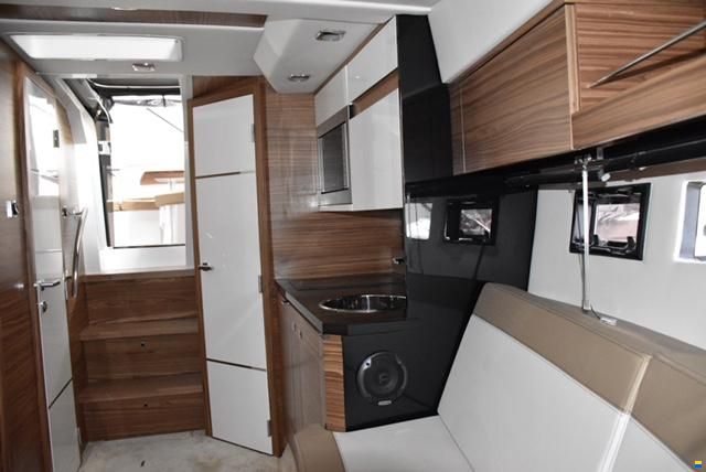 Cobrey 33 HT 2x220PS 2018