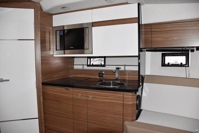 Cobrey 33 HT 2x220PS 2018