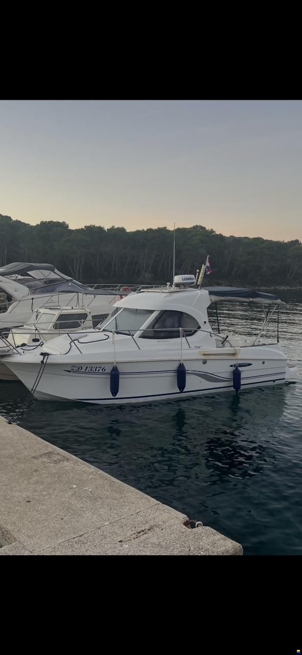 Beneteau Antares 7 inboard