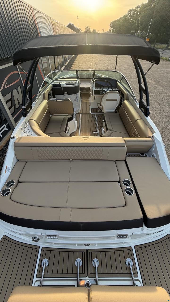 Sea Ray SLX 250