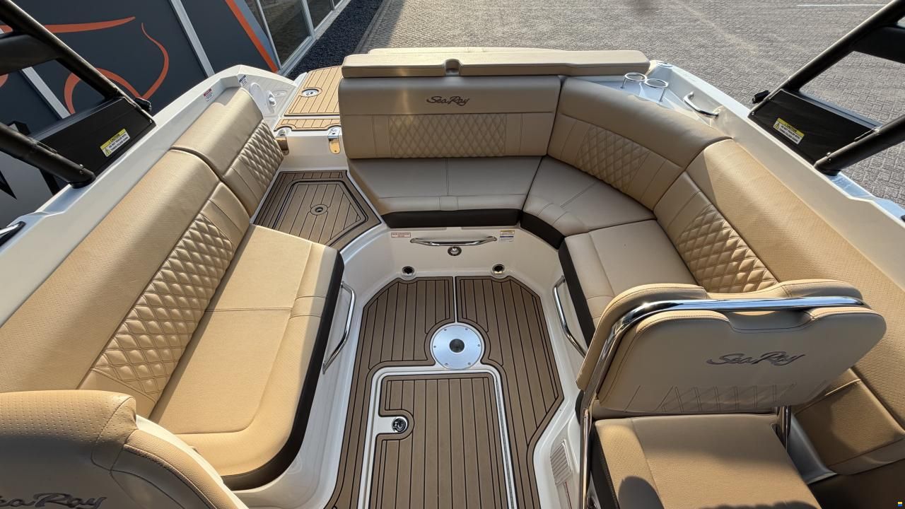 Sea Ray SLX 250