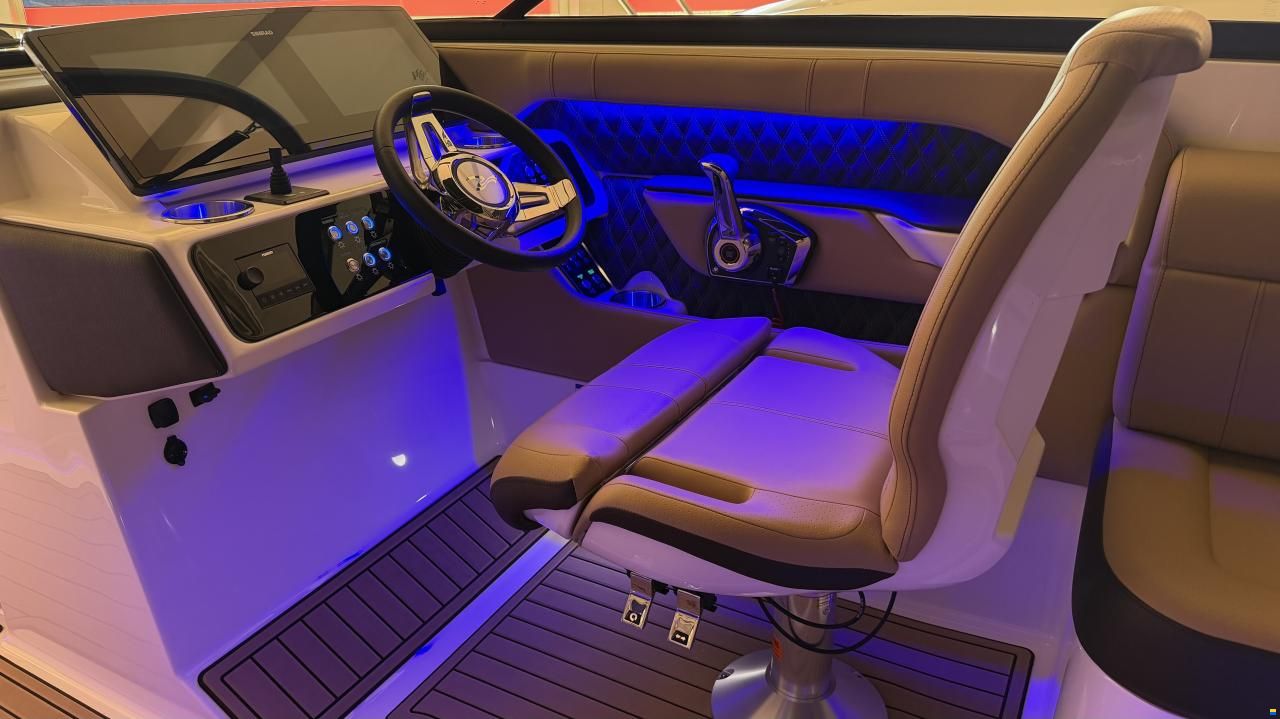 Sea Ray SLX 250
