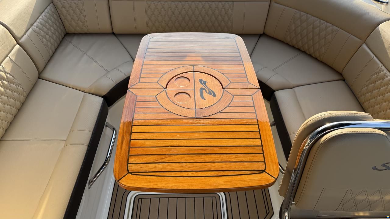 Sea Ray SLX 250
