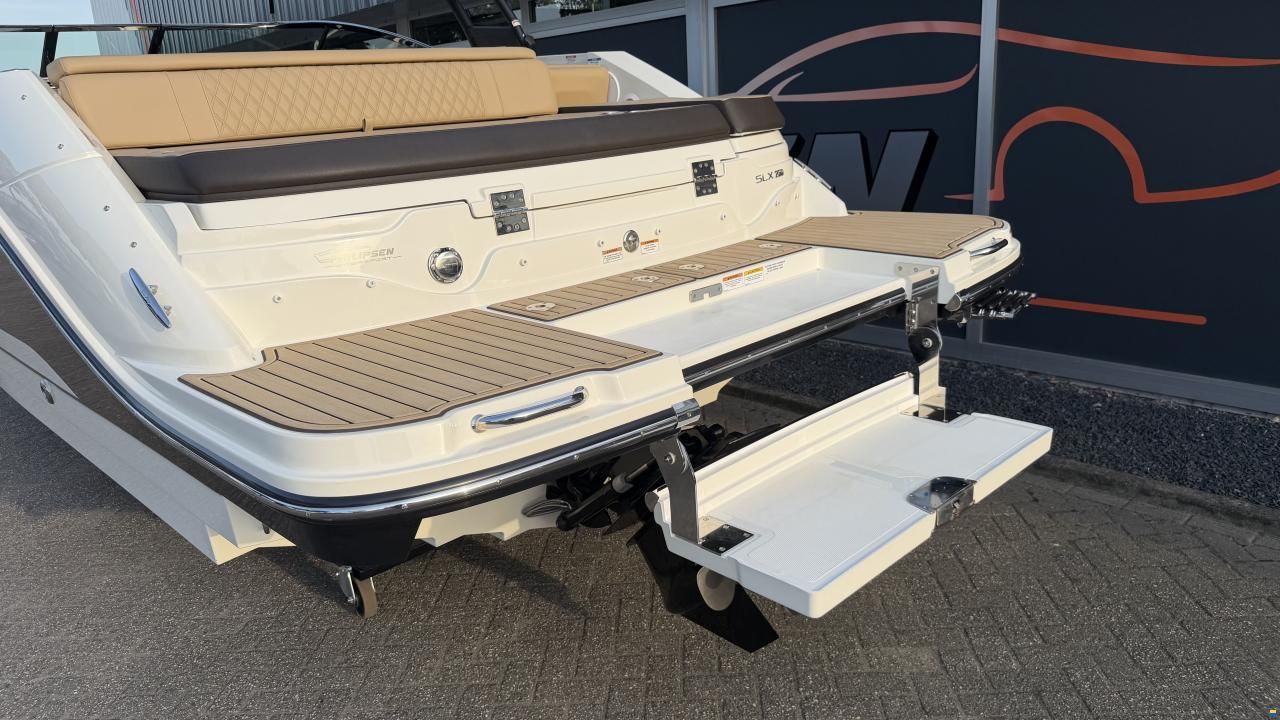 Sea Ray SLX 250