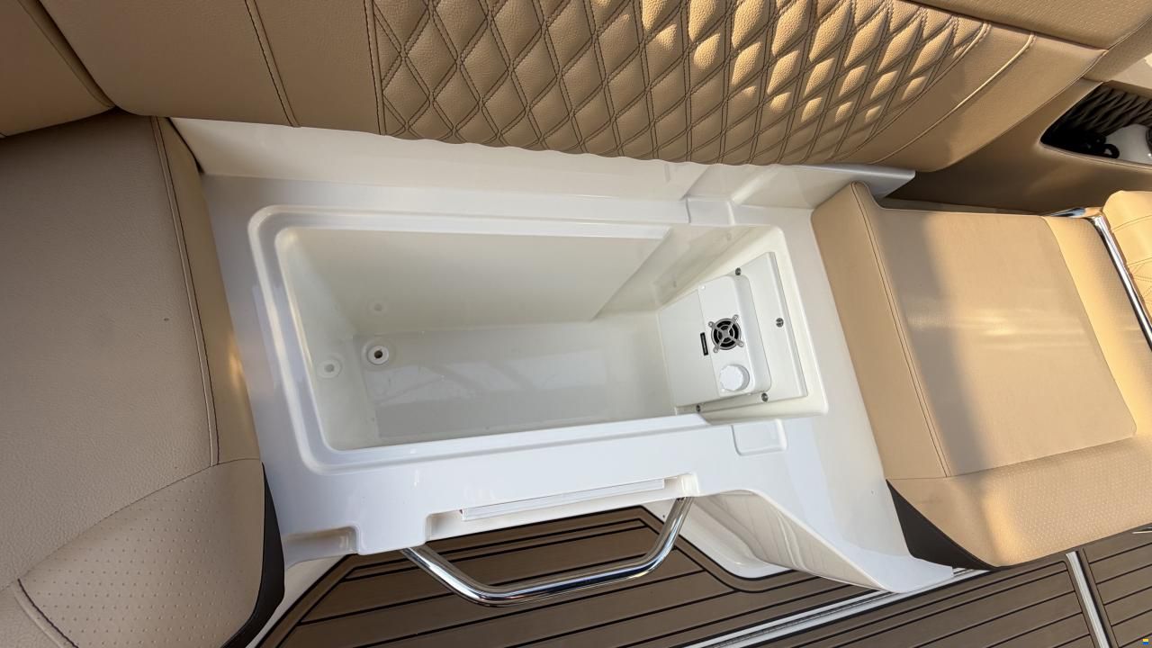 Sea Ray SLX 250
