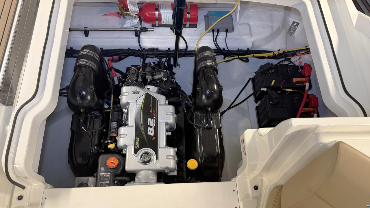 Sea Ray SLX 250