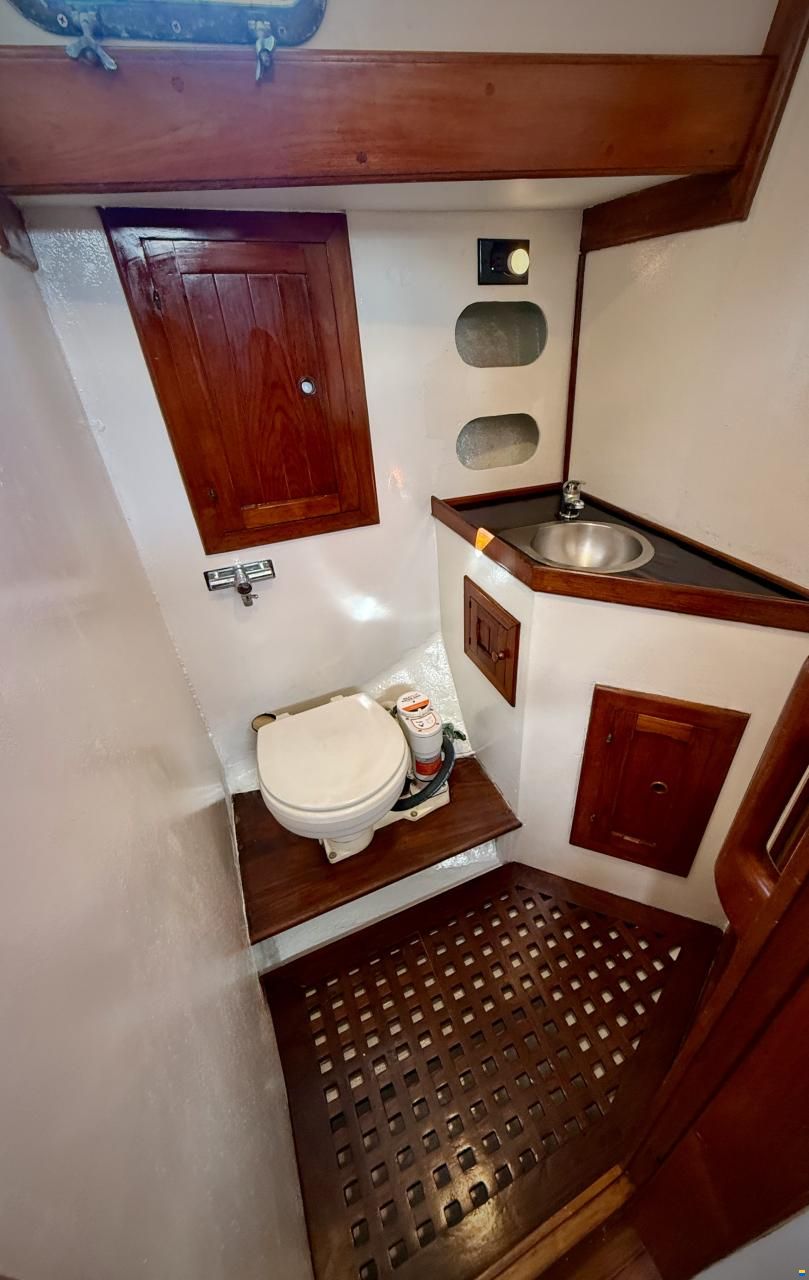 51' Doug Peterson Offshore Cruiser