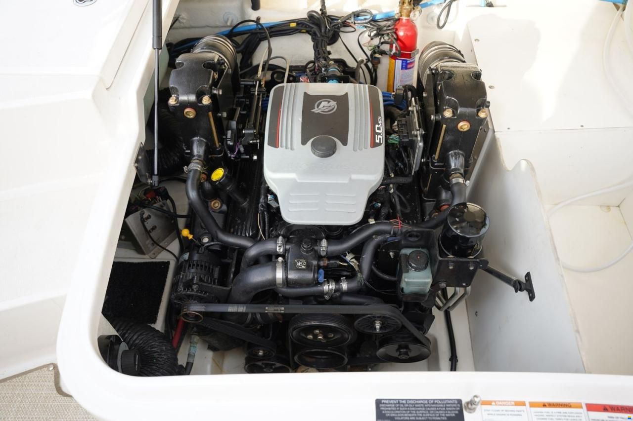Sea Ray 240 SUNDECK