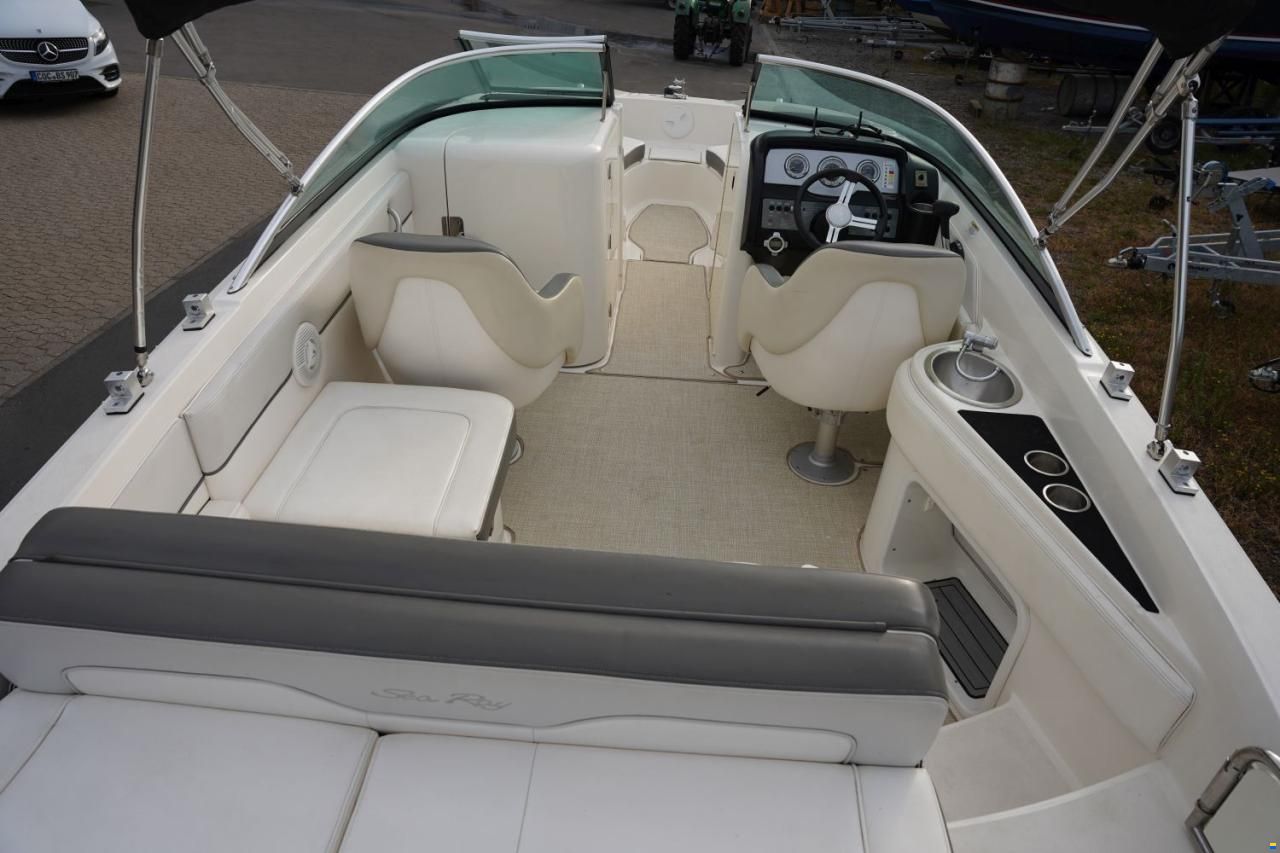 Sea Ray 240 SUNDECK