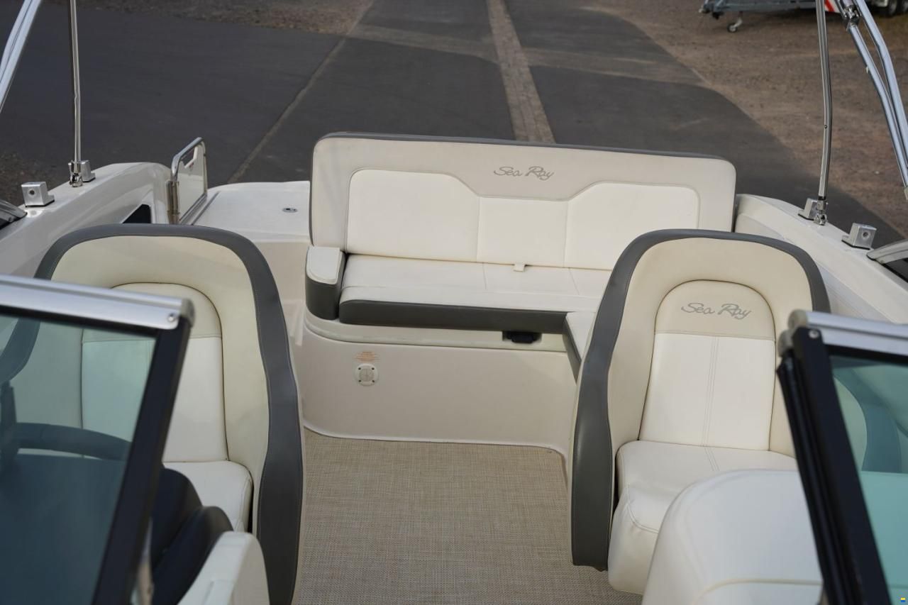 Sea Ray 240 SUNDECK