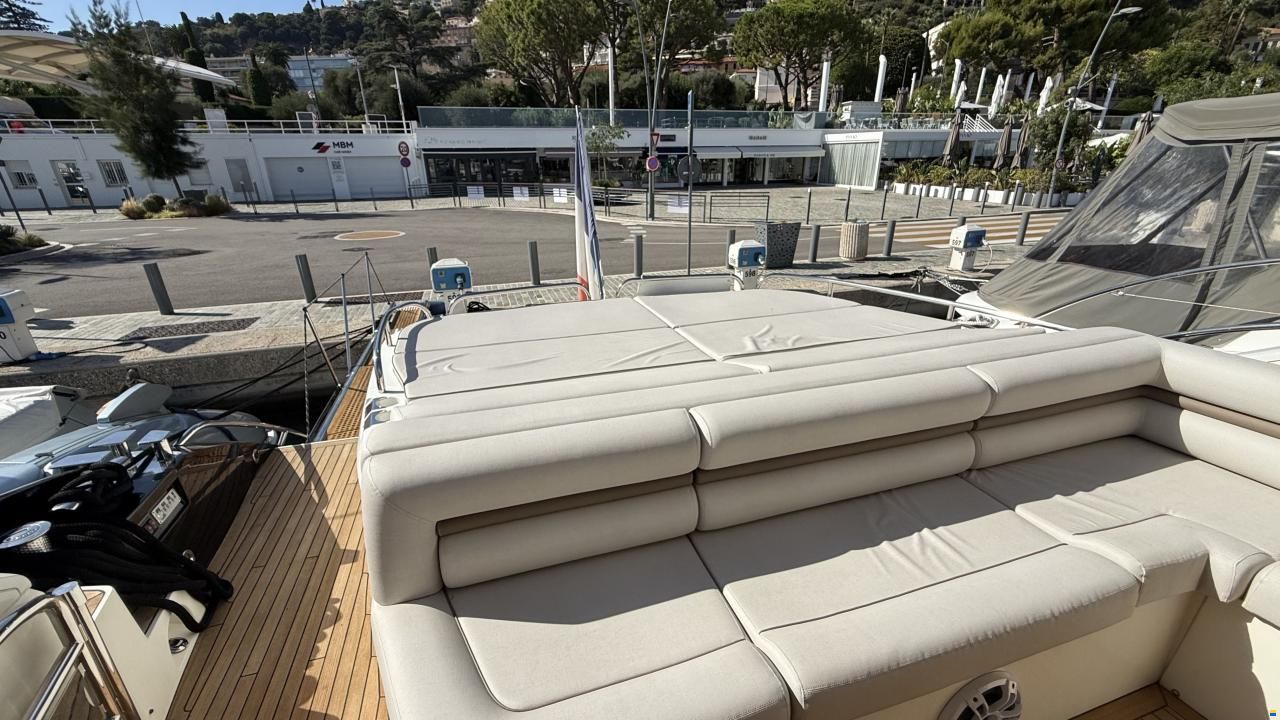 Sunseeker Predator 60