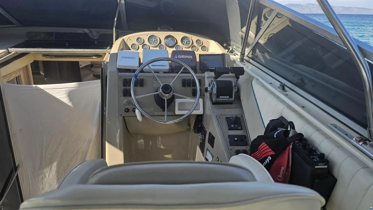 Bayliner 3255 Avanti Express Cruiser