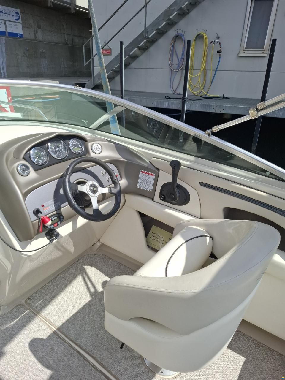 Sea Ray 220 Sun Sport