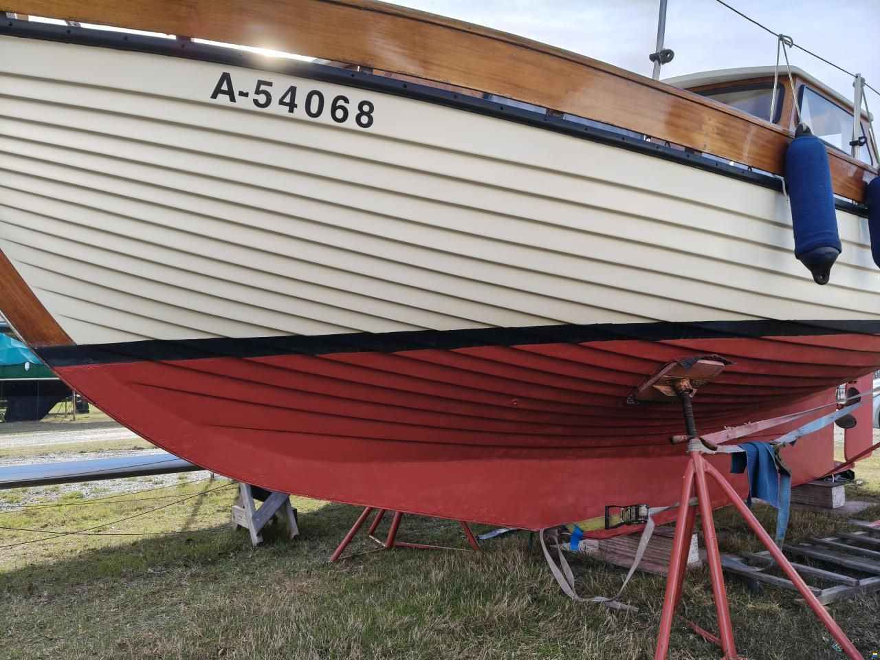 Jutahela Marina 75
