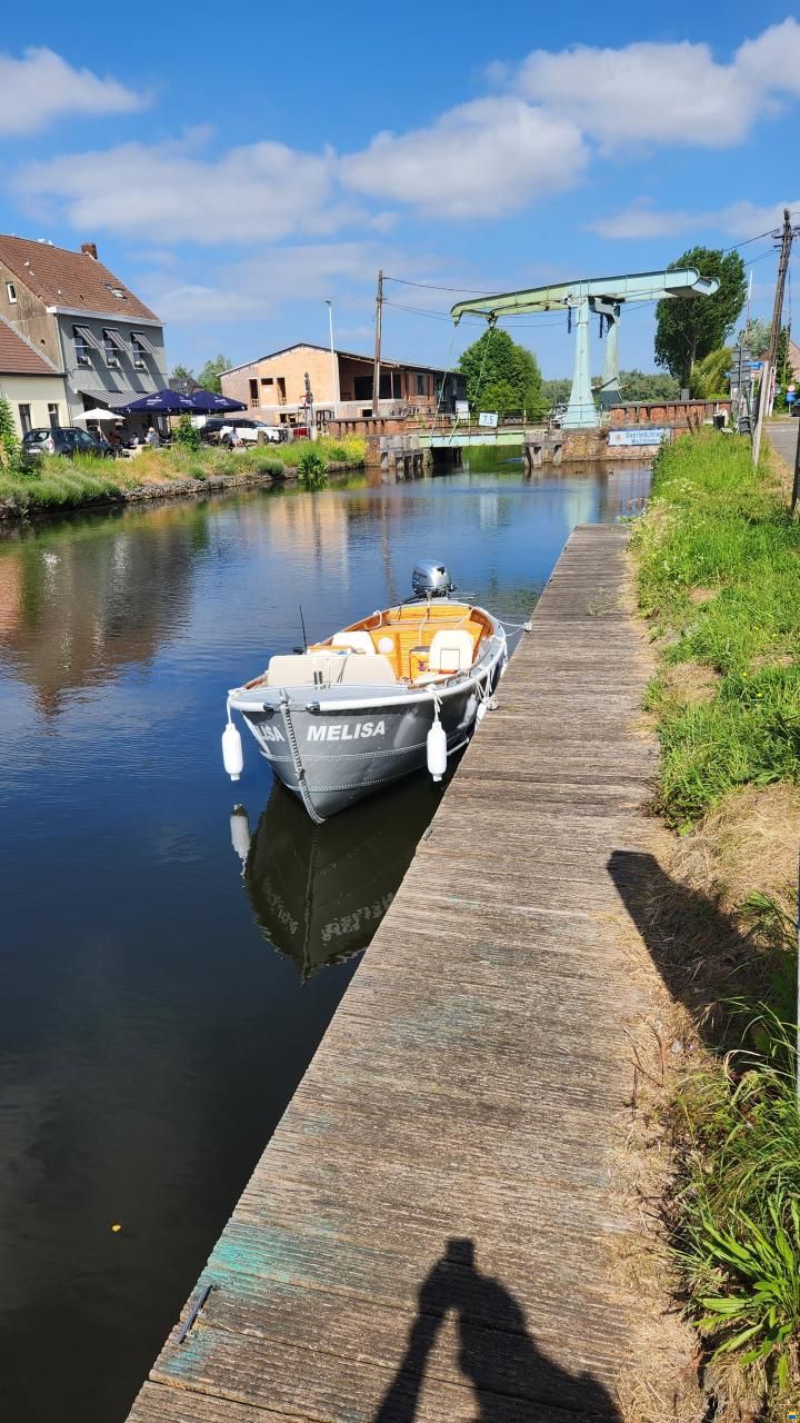 Onbekend alu sloep