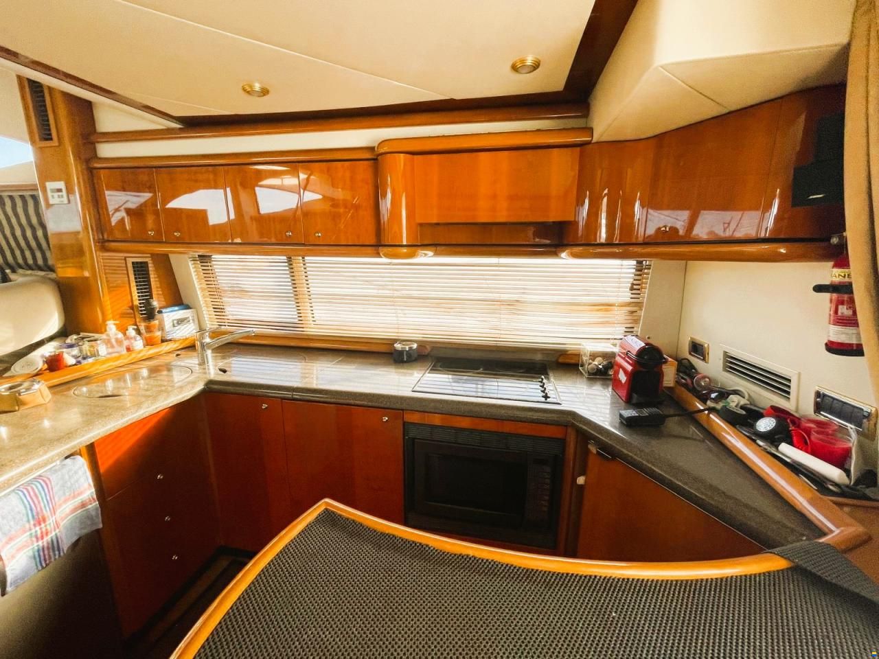 Sunseeker Manhattan 64