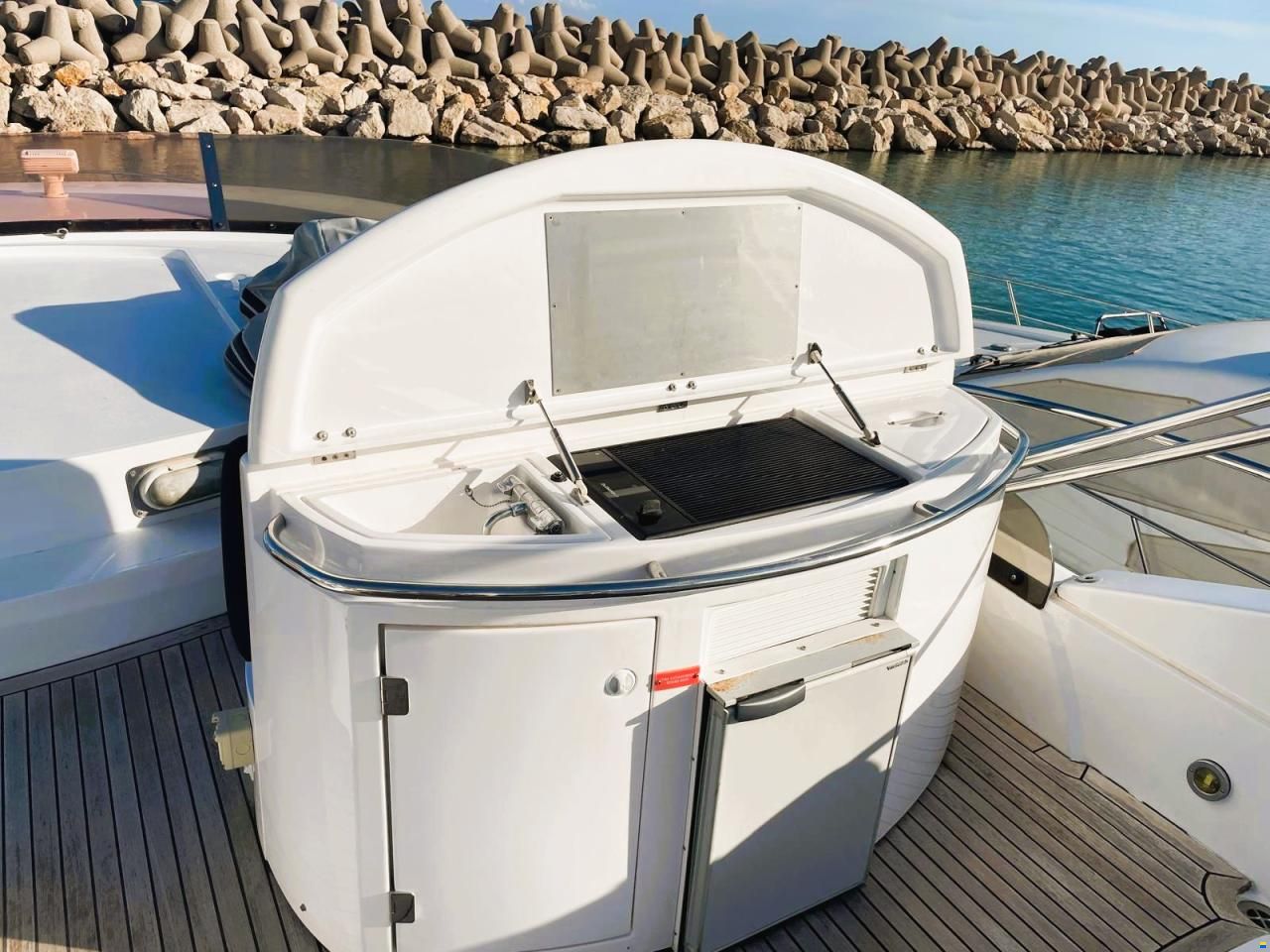 Sunseeker Manhattan 64