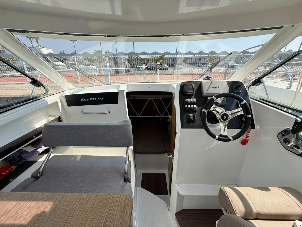 Beneteau Antares 8