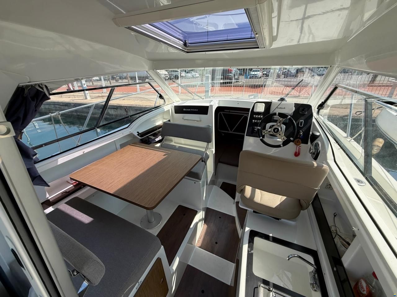 Beneteau Antares 8