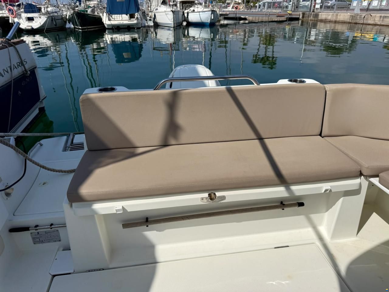 Beneteau Antares 8