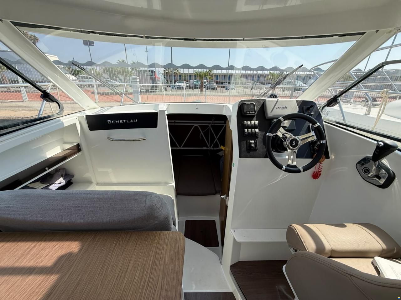 Beneteau Antares 8