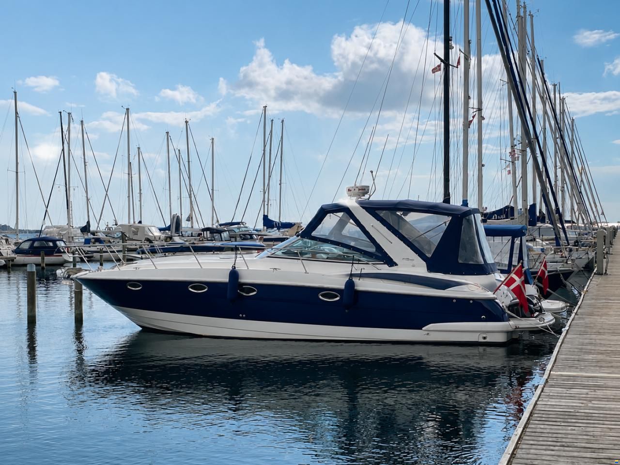 Monterey 375 Sport Yacht