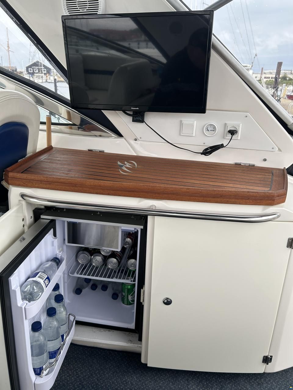 Monterey 375 Sport Yacht