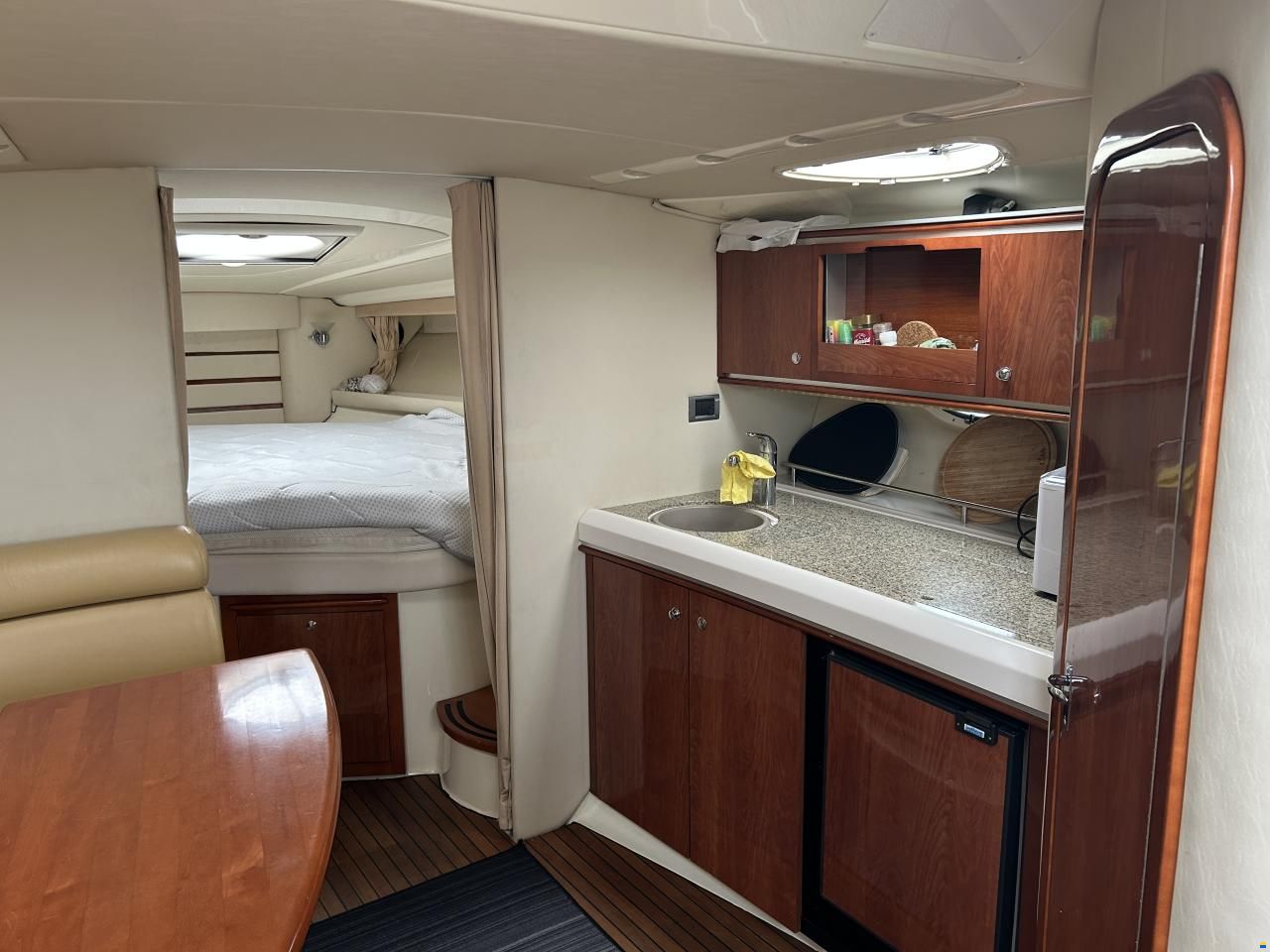 Monterey 375 Sport Yacht