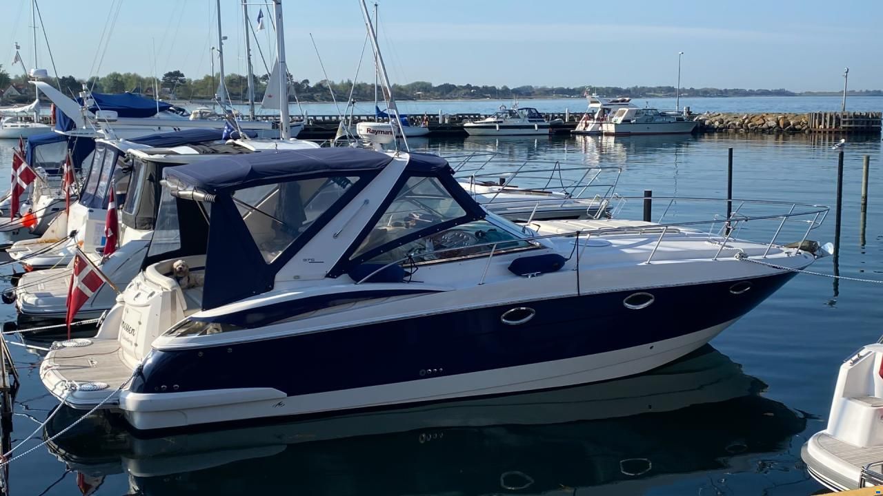 Monterey 375 Sport Yacht