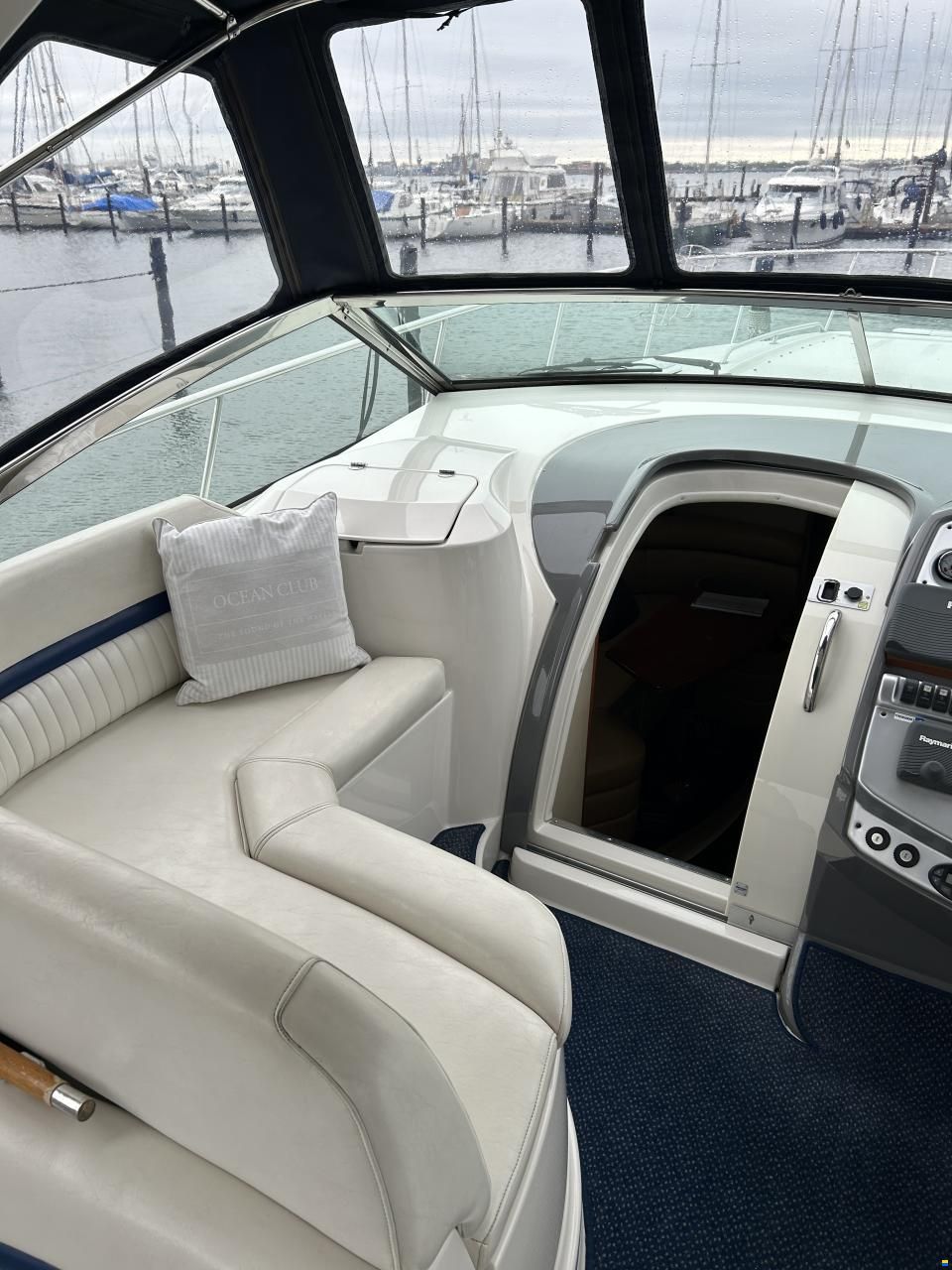Monterey 375 Sport Yacht
