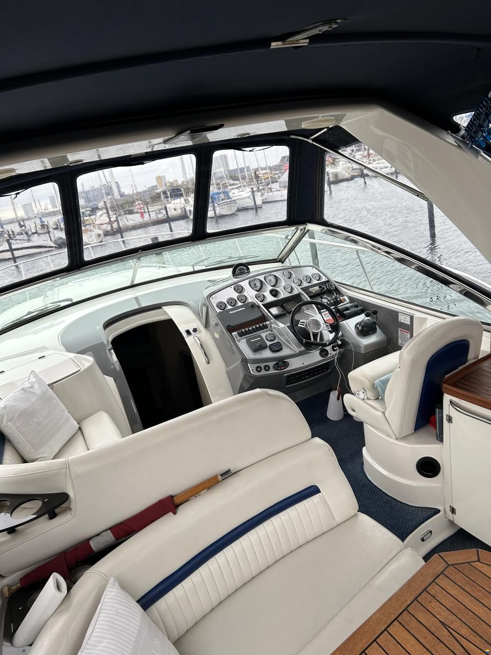 Monterey 375 Sport Yacht