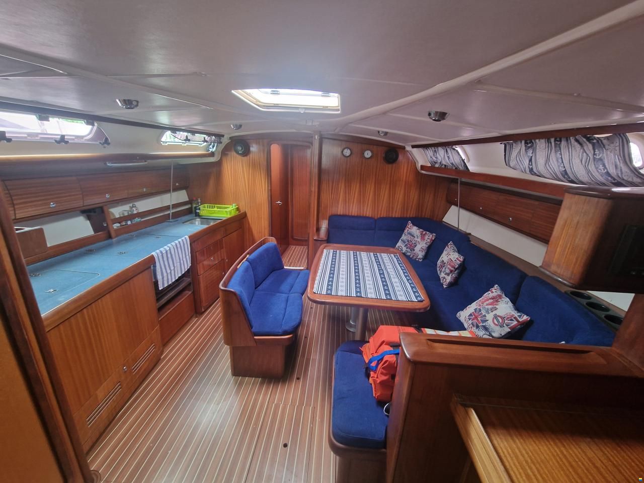 Bavaria 44
