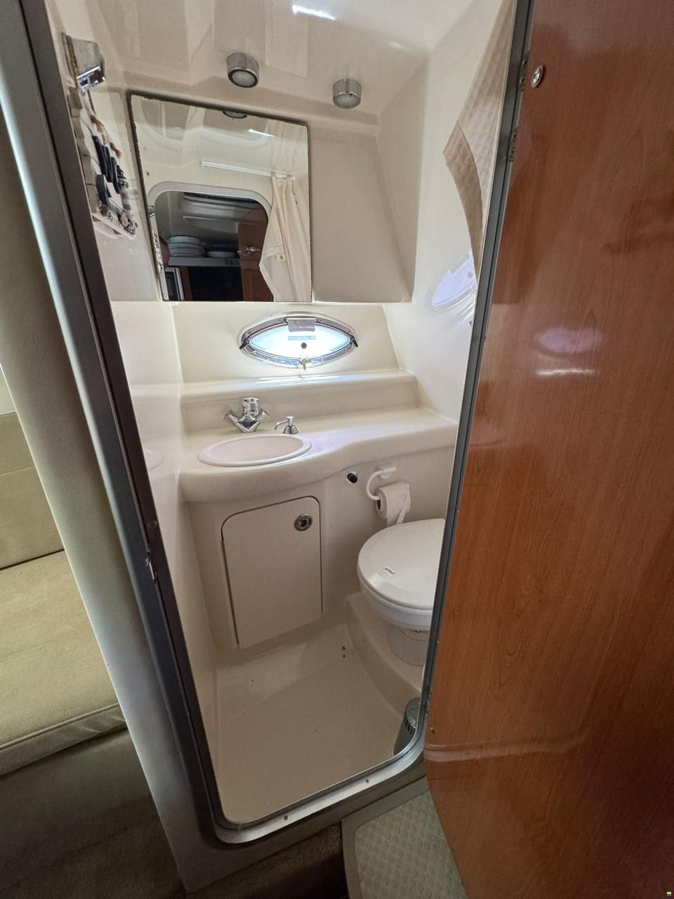 Maxum 2700 SE