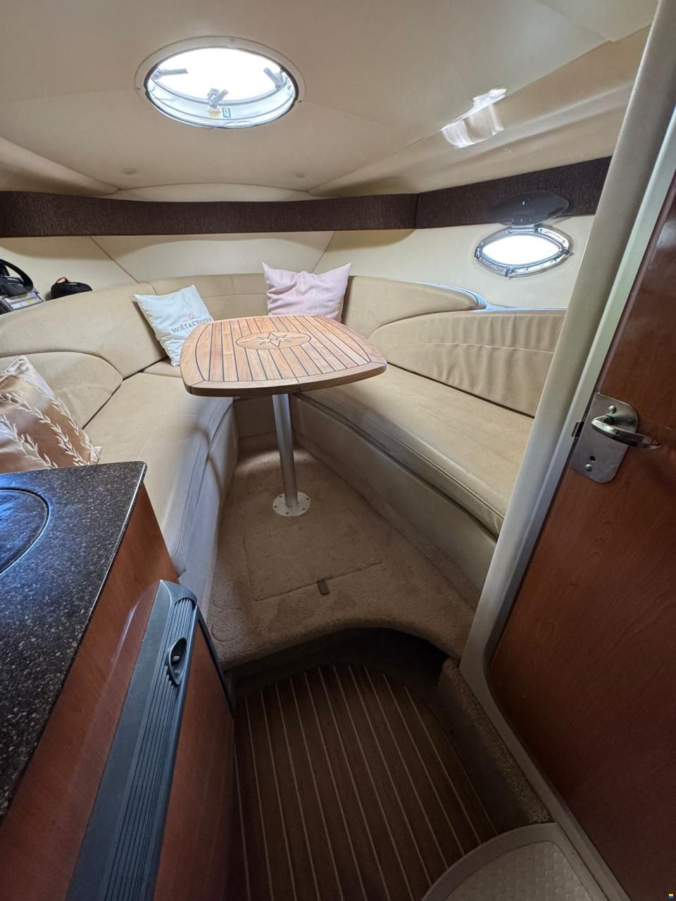 Maxum 2700 SE
