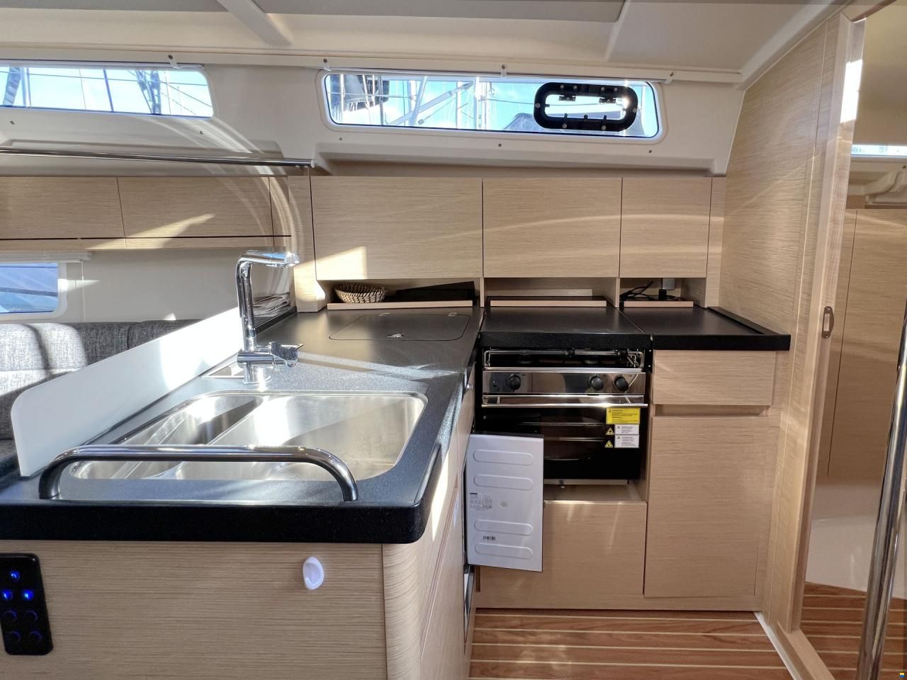 Hanse 388