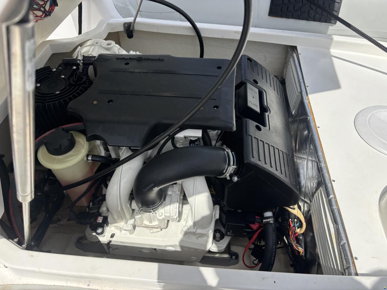 Pirelli J29 Jet Tender