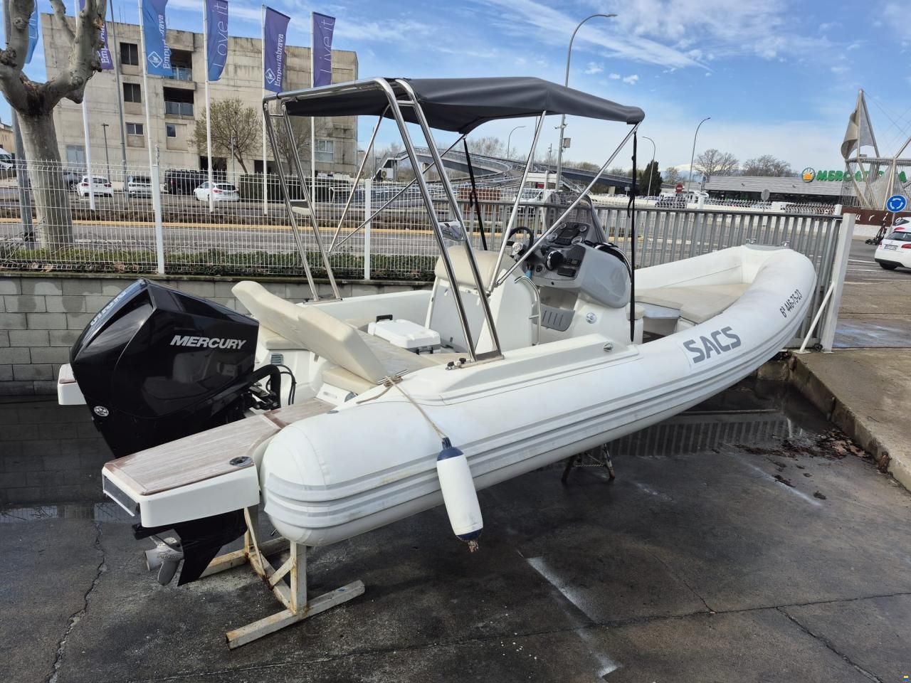SACS Strider 700