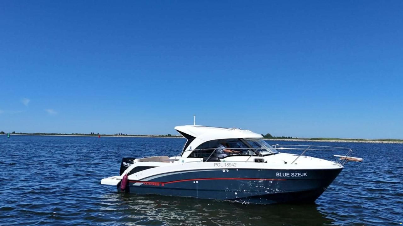 Beneteau Antares 8