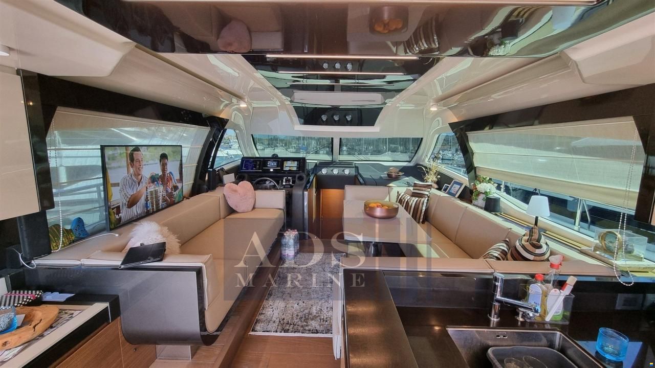 Ferretti 550
