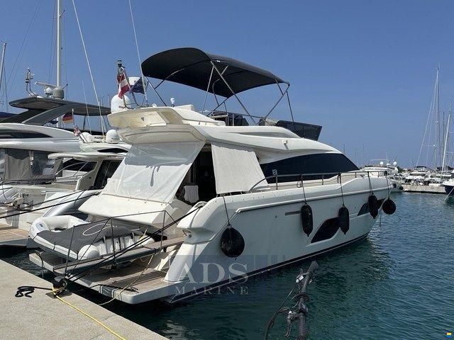 Ferretti 550