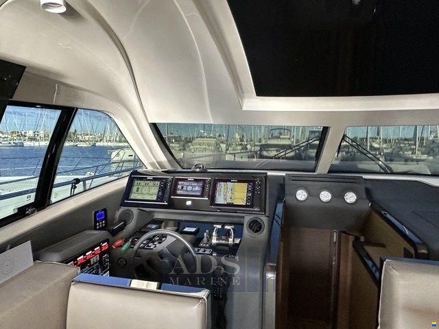 Ferretti 550