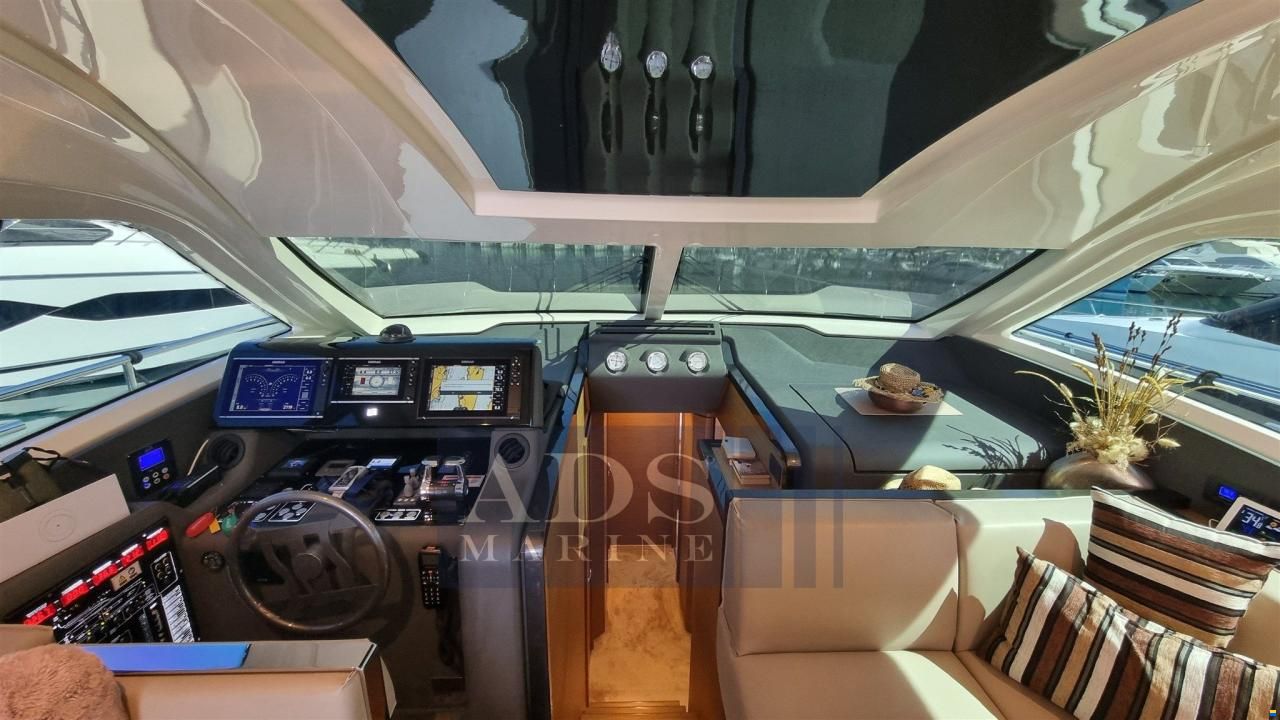 Ferretti 550
