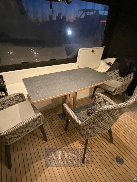 Ferretti 550