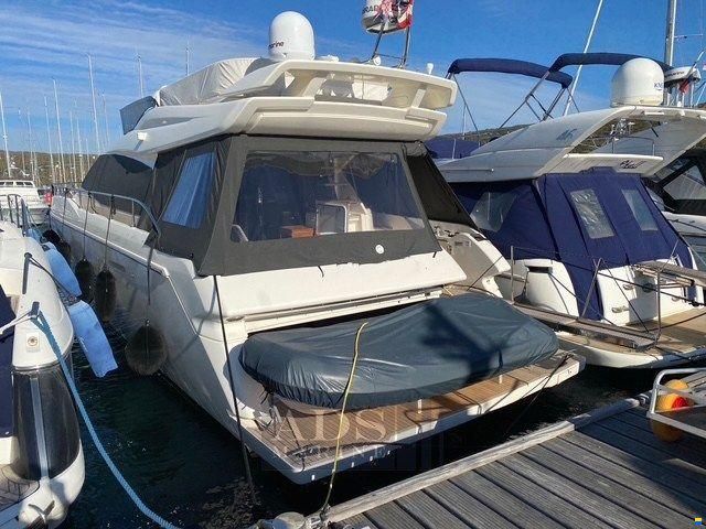 Ferretti 550