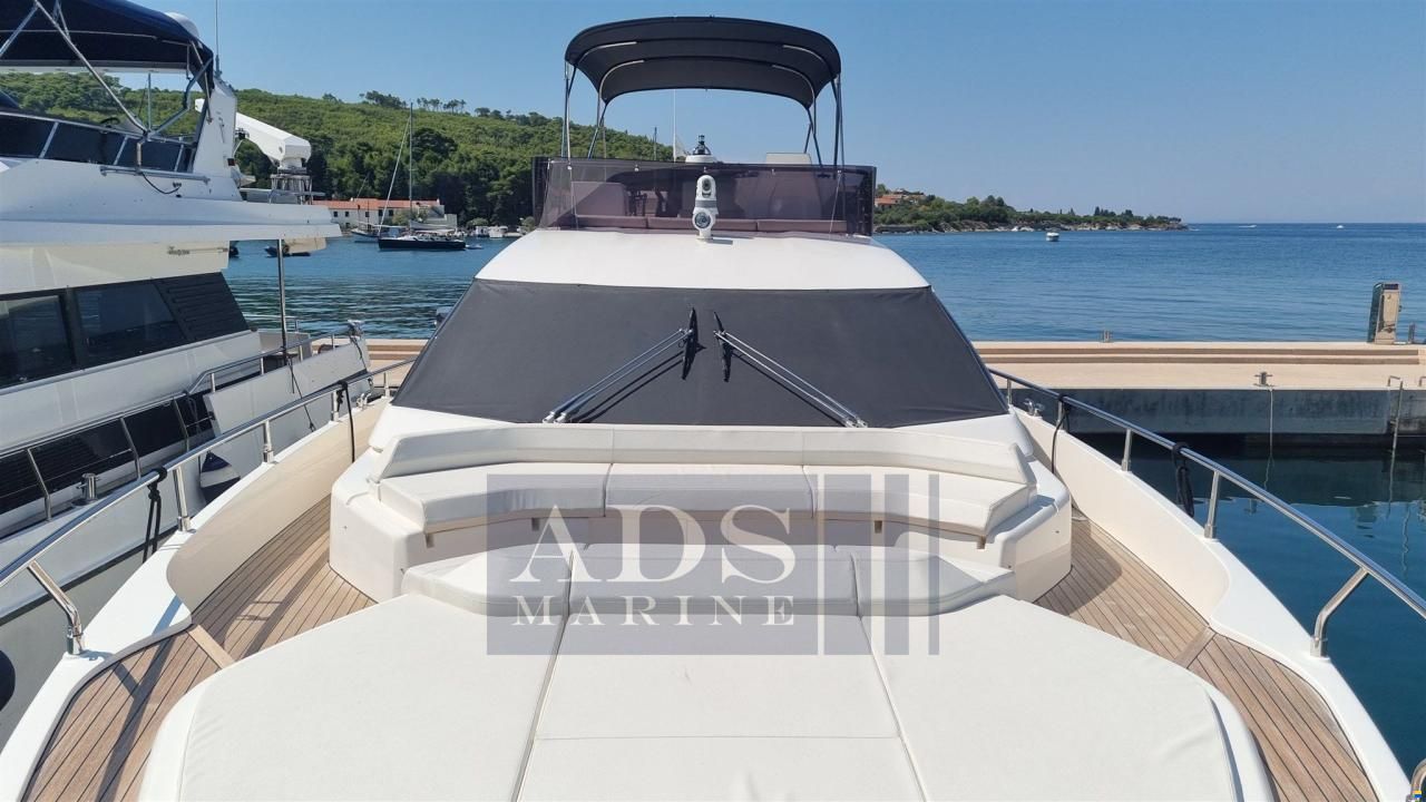 Ferretti 550