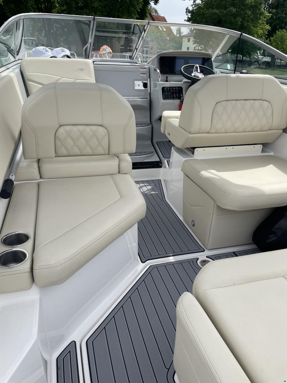 Regal 26 express